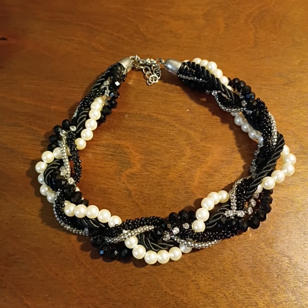 Elegant Black and White Beaded Necklace Choker 15 Inch.